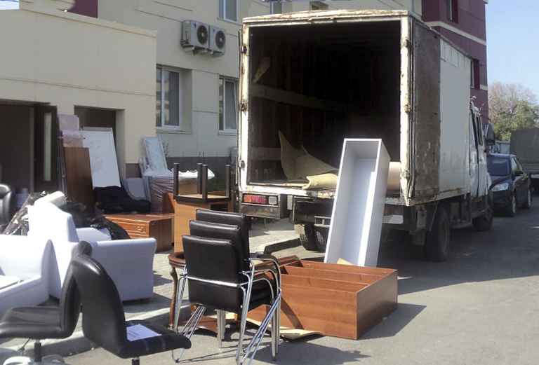 Заказать отдельный автомобиль для транспортировки мебели : диван из Новокуйбышевска в Самару